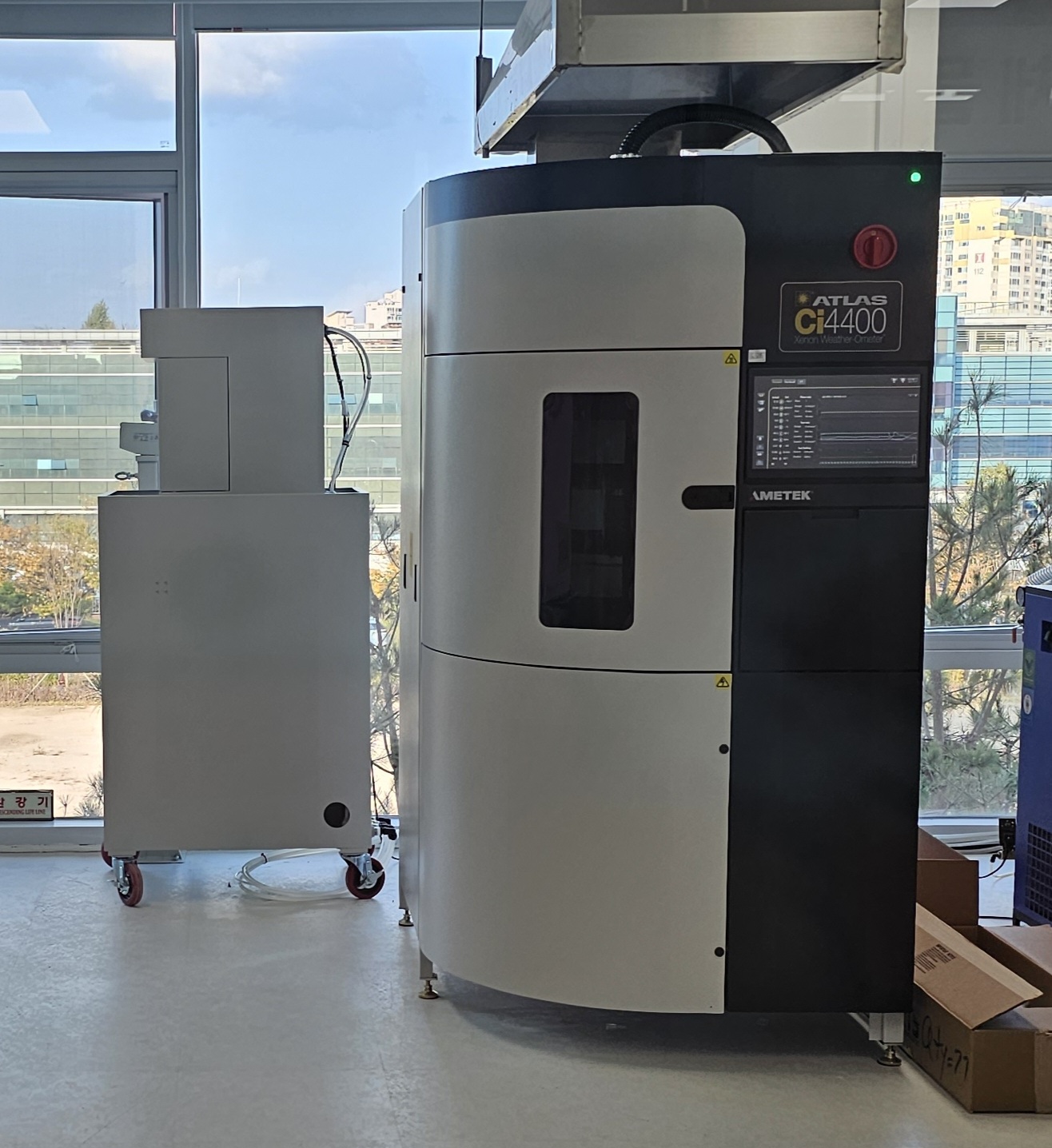 촉진내후성시험기